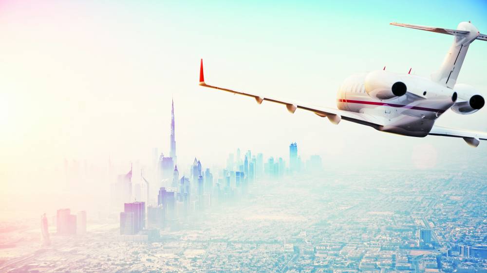 الأثرياء يتسابقون للعودة إلى دبي.. والطائرات الخاصة الخيار الأسرع 