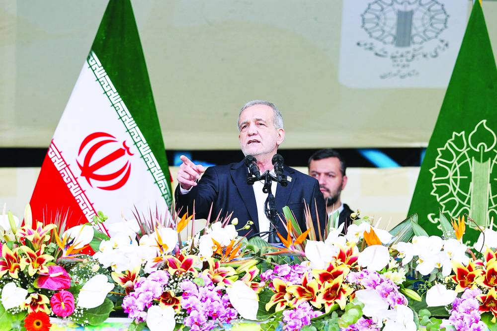 بيزشكيان: الولايات المتحدة وإسرائيل تريدان تفتيت إيران 