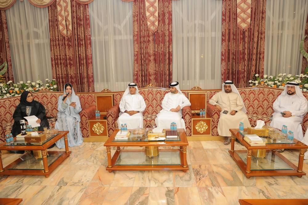 مجلس سالم بن سلطان يستضيف جلسة “حالة الإنسانية”.