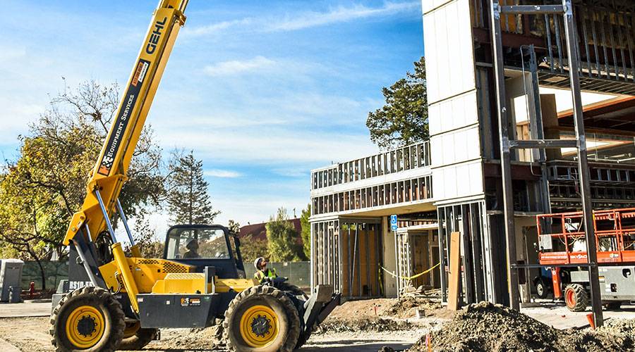 بطلان عقد استثمار لأرض منحة وإخلاء فيلا شيدت عليها 