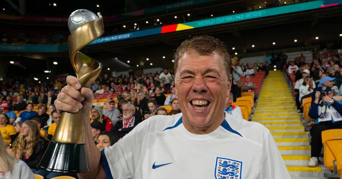 مشجع يعرض منزله للبيع لتمويل رحلة لحضور المونديال 