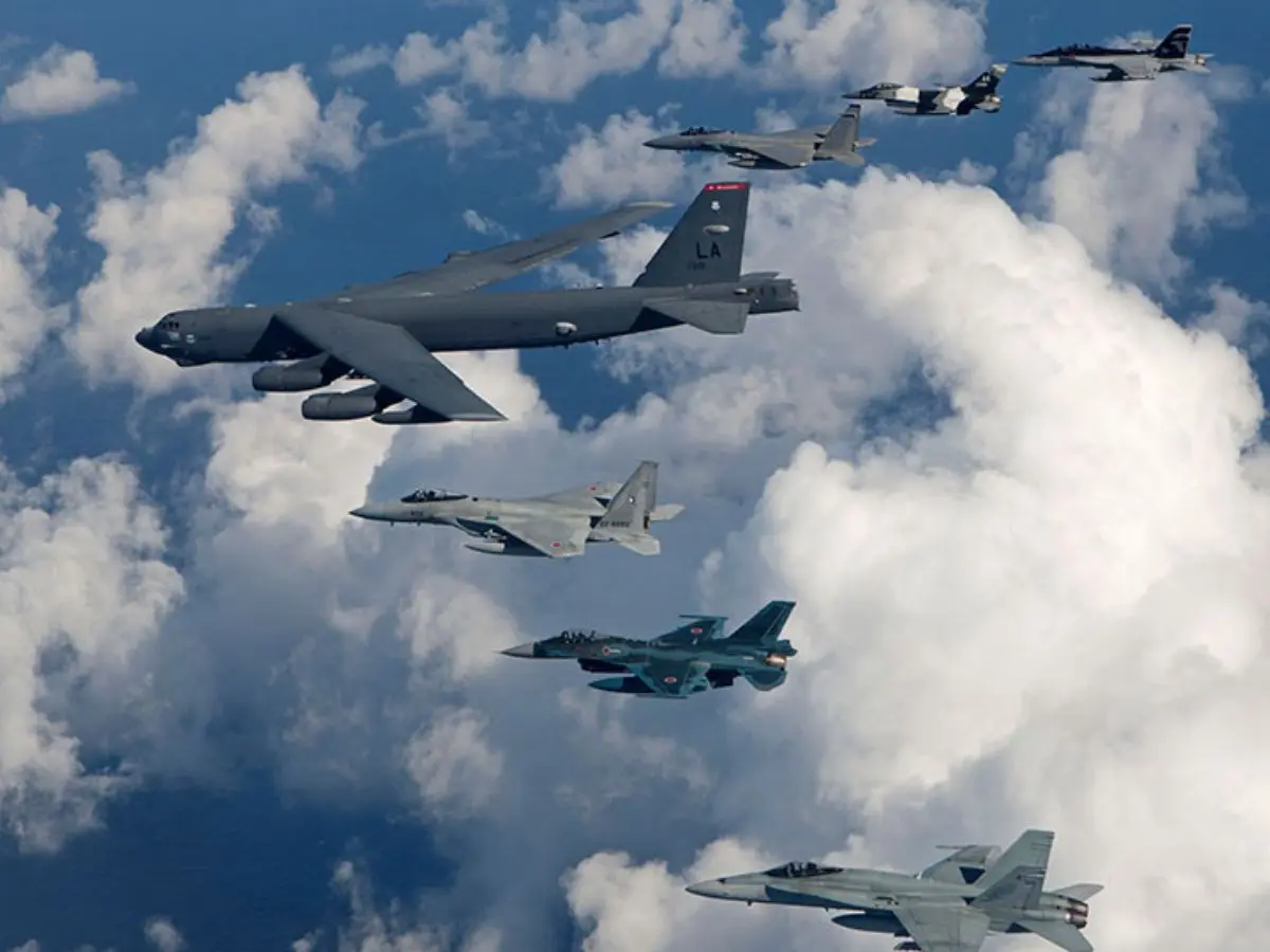 لأول مرة.. قاذفات بي-52 العملاقة تحلق فوق إيران بعد انهيار دفاعاتها الجوية 