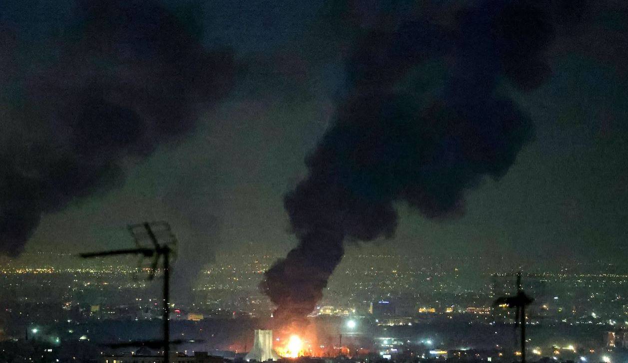 موجة غارات إسرائيلية على مواقع تصنيع رؤوس حربية وصواريخ إيرانية 