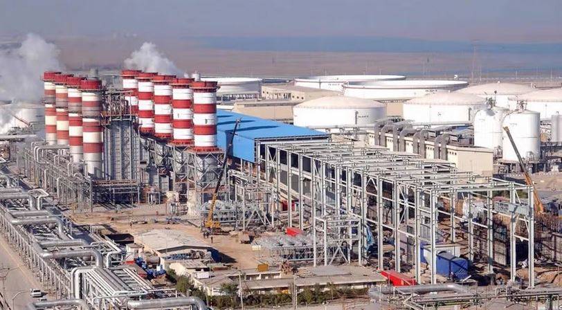 غارات تستهدف أكبر مجمع بتروكيماويات في إيران 