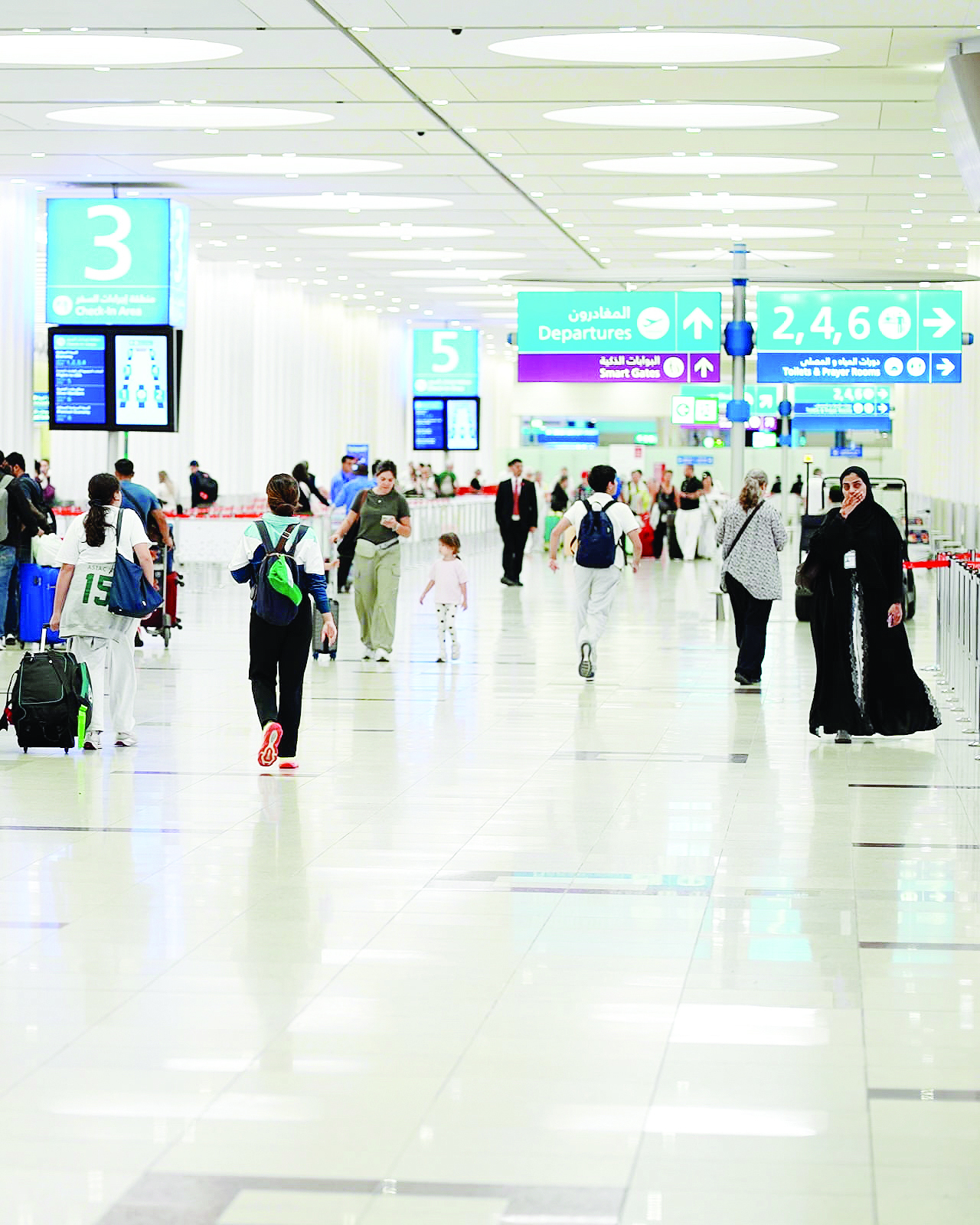 الوقود والطلب يرفعان أسعار السفر من دبي لوجهات عربية 