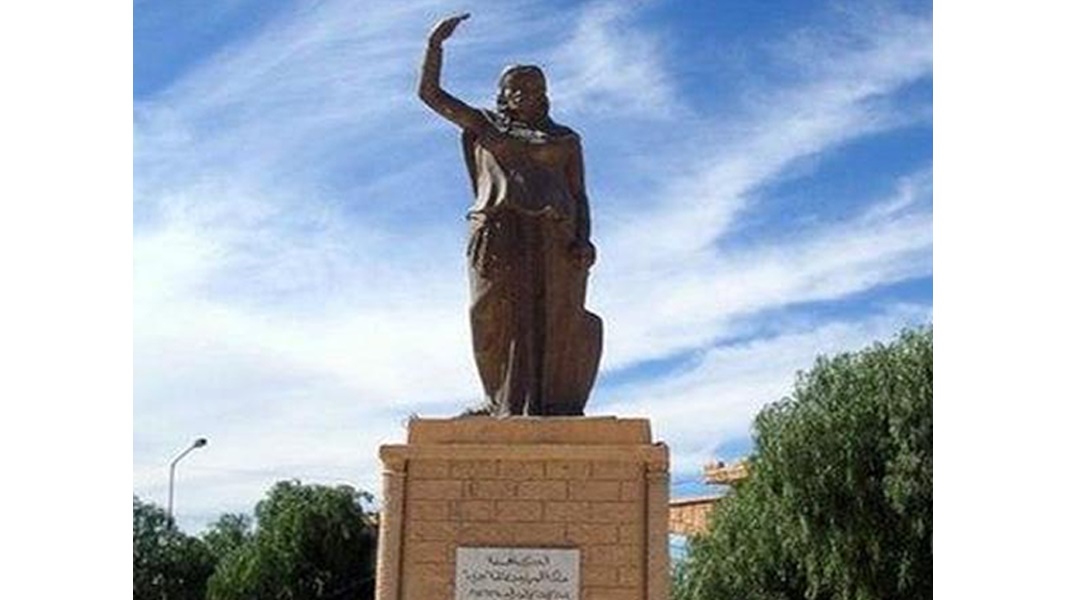 أمازيغ الجزائر يرممون تمثال الملكة ديهيا | صحيفة الخليج