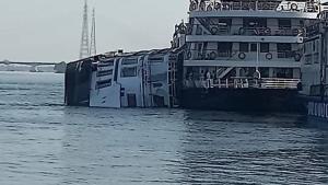 غرق مركب سياحي في نيل الأقصر جنوب مصر