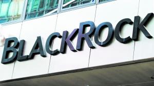 «بلاك روك» تستثمر 400 مليون دولار في شركة بدبي لتعزيز الطاقة النظيفة