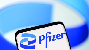 «فايزر» تُخطط لبيع ملياري جنيه إسترليني من الأسهم في «هاليون»