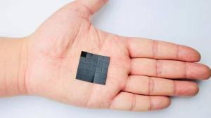 رقعة حلق تغني عن الكلام بالطاقة الذاتية