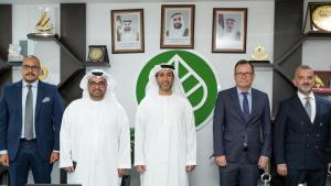 السويدي ومسؤولو الشركة خلال اجتماع العمومية