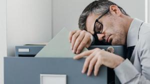 صعوبات نوم الأربعينيين مشكلات دماغية في الخمسينات