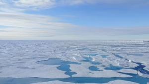 300 محاكاة حاسوبية تحذر: القطب الشمالي بلا جليد 2027