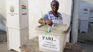 18.7 مليون ناخب يصوتون لاختيار رئيس جديد في غانا