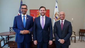 الجابر والعتيبة مع نائب الرئيس الأمريكي