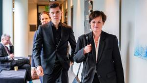 جيكوب مع محاميته