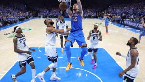 منافسة قوية تحت السلة