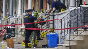 مقتل وإصابة 13 شخصاً جراء إطلاق نار في فيلادلفيا الأمريكية