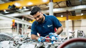 جانب من عمليات التصنيع في «سند»