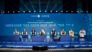 د. امحمد صافي المستغانمي خلال الجلسة