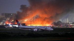 الحريق في مطار دكا