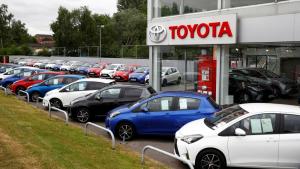 معرض سيارات تويوتا في بريطانيا