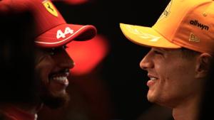 نوريس في حديث مع هاميلتون