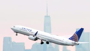 طائرة تابعة ليونايتد تقلع من مطار نيوارك (أرشيفية)