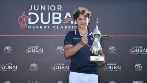 هانسين يرفع كأس الدلة للناشئين