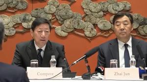 تشاي جيون خلال مؤتمر صحفي