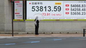 الأسهم اليابانية تتقلب بسبب حالة عدم اليقين
