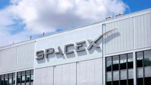 مبنى تابع لشركة سبيس إكس في كاليفورنيا