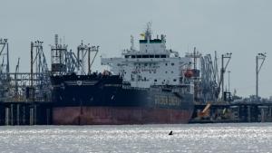 ناقلة نفط ترسو في نوركو، بولاية لويزيانا الأمريكية (أ.ب)