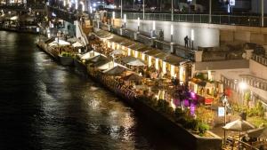 مطاعم على طول كورنيش نهر النيل في القاهرة