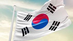 مقتل رجلي إطفاء في حريق مستودع تبريد بكوريا الجنوبية