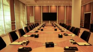 غرفة اجتماعات استخدمها الوفدان الأمريكي والإيراني في فندق سيرينا في إسلام آباد