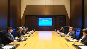 خلال اجتماع الوفدين