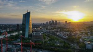 فرانكفورت ويبدو مقر المركزي الأوروبي