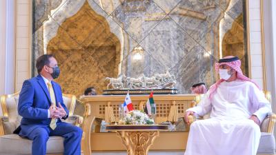 ولي عهد عجمان يستقبل سفير بنما