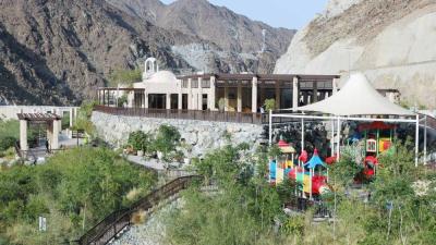 سد الرفيصة..استراحة بين جبال خورفكان