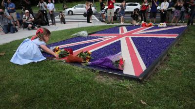 حزن وحداد في بريطانيا بعد وفاة الملكة إليزابيث الثانية