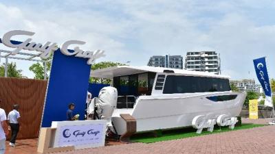 أحد القوارب المشاركة