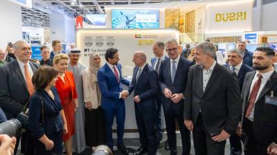 عصام كاظم مع كاي فيجنر عمدة برلين