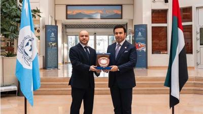 رئيس الإنتربول ووفد شرطة أبوظبي يبحثان تعزيز التعاون