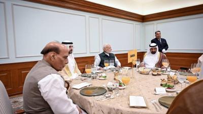 حمدان بن محمد يحضر مأدبة غداء أقامها رئيس وزراء الهند