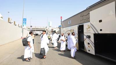 حجاج الإمارات يتوافدون إلى مشعر منى لقضاء يوم التروية