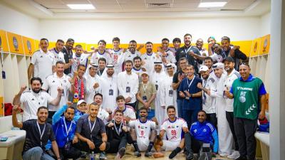 عيسى هلال والمدفع وعمران يحتفلون مع اللاعبين