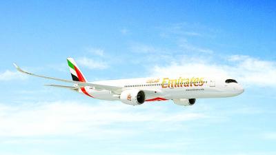 «طيران الإمارات» في الأجواء
