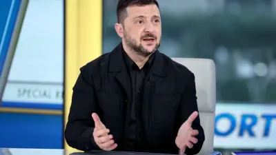 زيلينسكي: الضربات الروسية حرمت الآلاف من الكهرباء