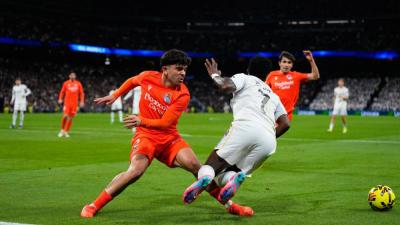 فيني يتعرض للعرقلة من أرمبورو